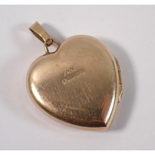 430 - A 9ct gold heart form locket, 2.25cm long, total weight 3.8g