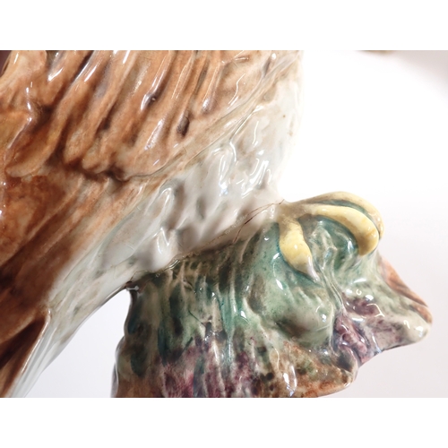 59 - A collection of Beswick birds including green woodpecker, two barn owls, cuckoo and thrush, 14cm tal... 