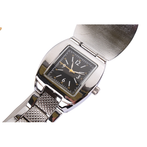 215 - Five gentleman's wristwatches. Including Seiko Kinetic, British Motor Racing Heritage MG, Forsinging... 