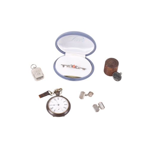 225 - A small group of silver and other collectables. Including a pair of silver cufflinks, a silver bar b... 