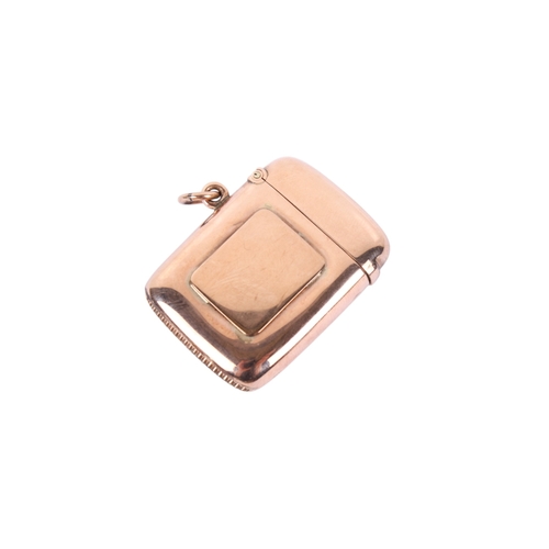 54 - A 9ct gold vintage vesta case. Undecorated except with a raised rectangle to one side, with hallmark... 