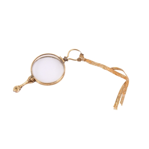 255 - A pair of yellow metal pince nez. Unmarked, gross weight circa 14.3g.