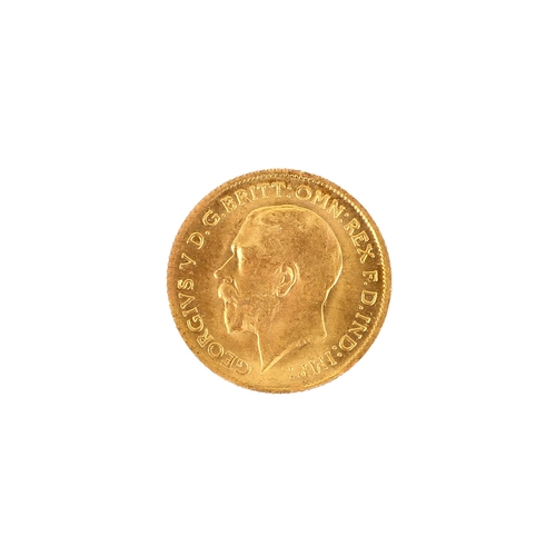 66 - 1915 half sovereign coin. Weight 4g