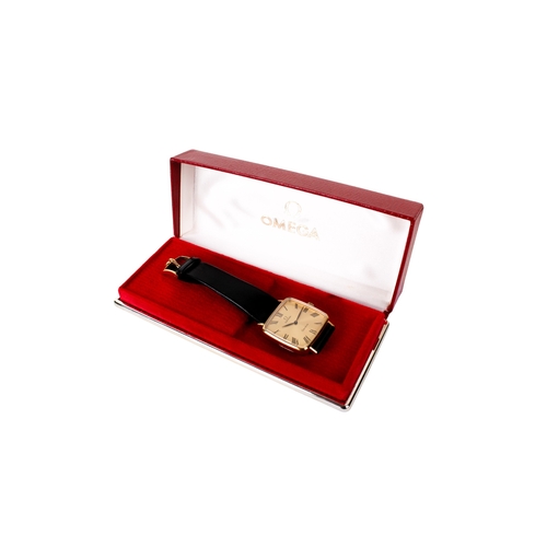 348 - A gentleman's Omega Geneve wristwatch. The gilt dial with Roman numerals, in a gold plated case, man... 