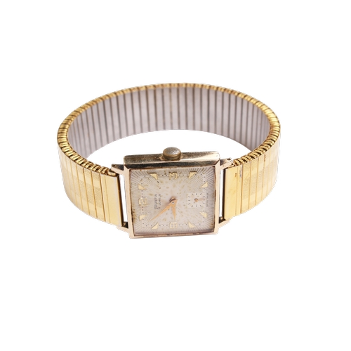 358 - Two vintage gentlemen's wristwatches. Comprising a 9ct gold case Helvetia gentleman's wristwatch, wi... 