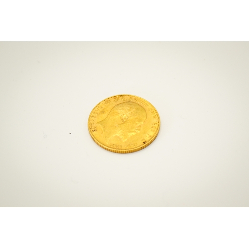 194 - A 1909 gold sovereign coin. Weight 8g.
