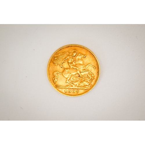 195 - A 1907 half sovereign coin. Weight 4g.