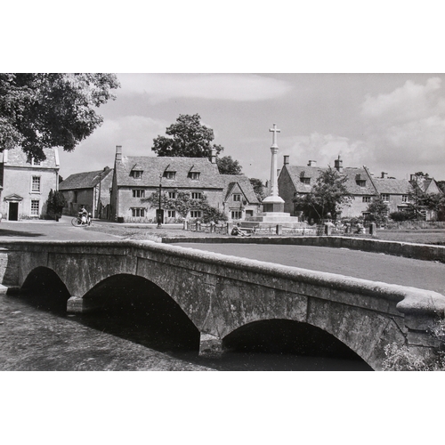 121 - Leonard and Margery Gayton: A large photographic archive of silver gelatin prints, depicting scenes ... 