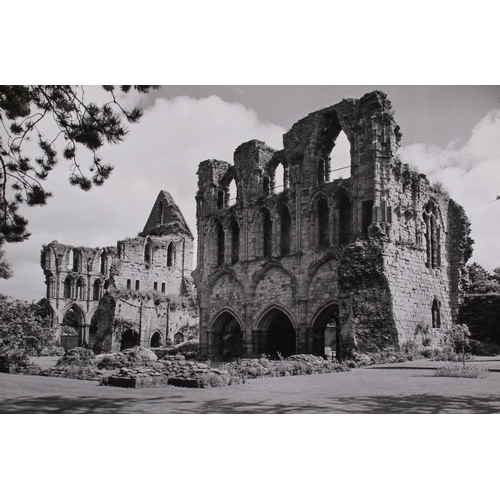 122 - Leonard and Margery Gayton: A large photographic archive of silver gelatin prints, depicting scenes ... 