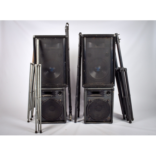289 - An assortment of electric musical equipment. Including a pair of large Skytec 300 PA speakers, etc.