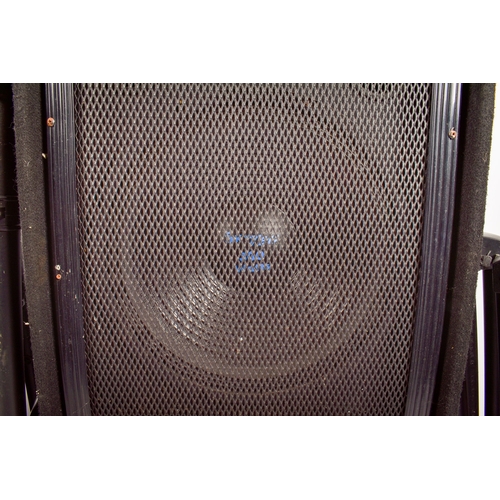 289 - An assortment of electric musical equipment. Including a pair of large Skytec 300 PA speakers, etc.