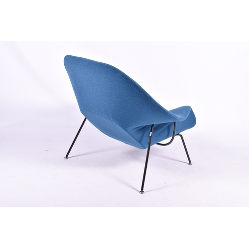 29 - Eero Saarinen (Finland, 1910-1961) early production, mid-century 'Womb Chair' for Knoll Internationa... 