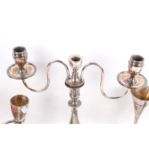 190 - A collection of assorted silver plated items and other metalware. Including brass napkin rings, etc.... 