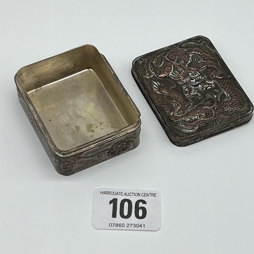 106 - Asian dragon design snuff box in white metal and copper