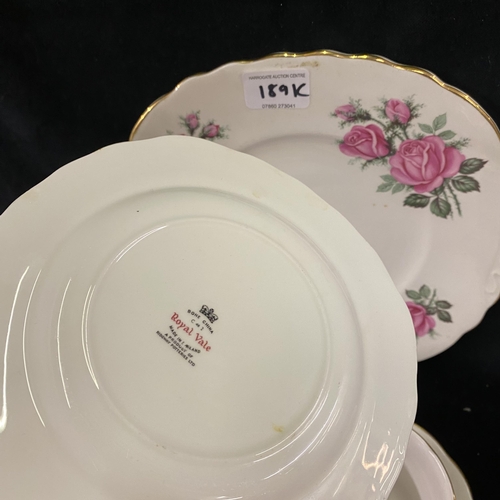 189K - Royal Vale China tea set - 21 pieces