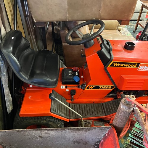 400 - Westwood TI200 12 H.P./Electric start tractor with grass cutter deck, grass collector and grass bag ... 