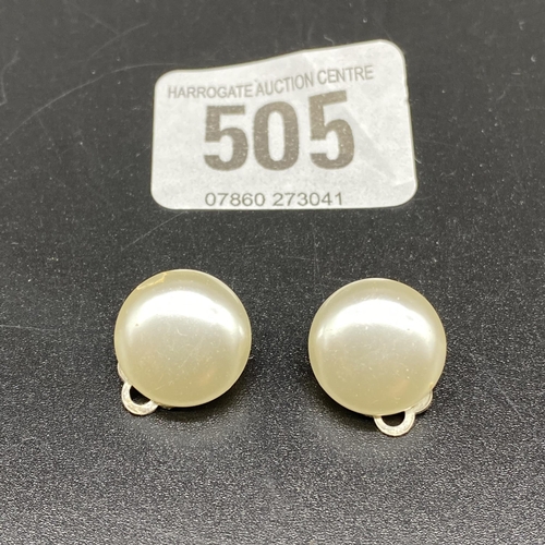 505 - Ladies pearl clip on earrings