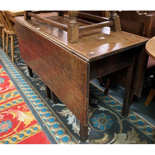 72 - Period George III long oak gate leg table