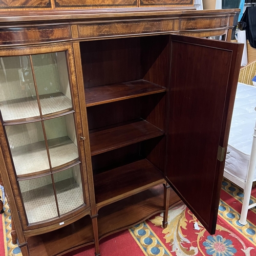 100 - Beautiful Edwardian mahogany inlaid bow fronted glass china cabinet with keys and cross banding inla... 