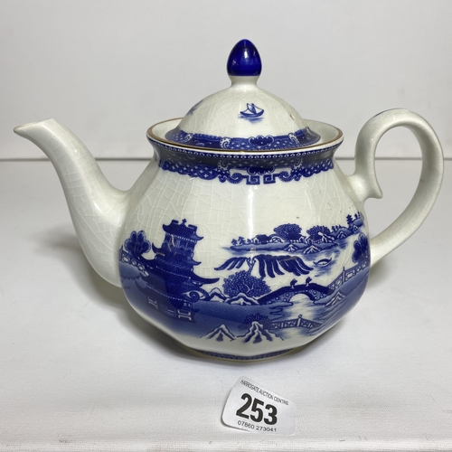 253 - Ringtons oriental teapot by Wade Ceramics