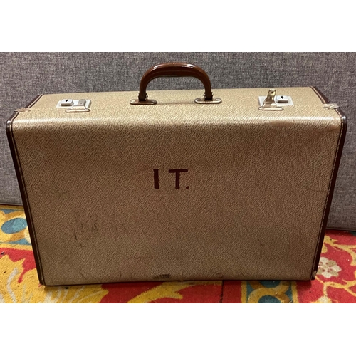 28 - Vintage case