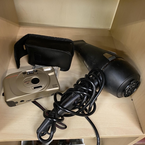 Delta camera with carry case and hairdryer