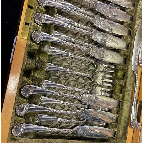 112 - Stunning Walker and Hall cake knives and forks in presentation box