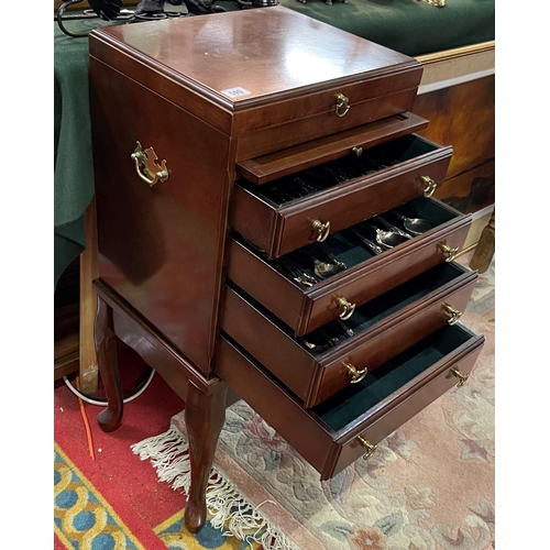 149 - Campaigne cutlery chest containing Sheffield plate cutlery with brass fittings in mahogany