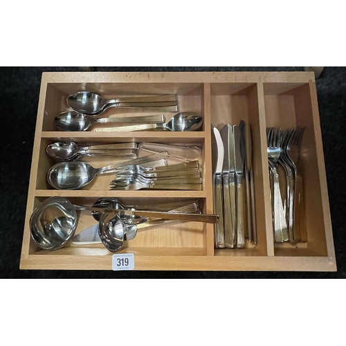 319 - Cutlery tray containing Rostfrei Solingen 18/10 German cutlery