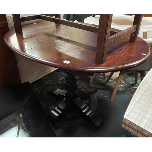 60 - Old charm extending dining table