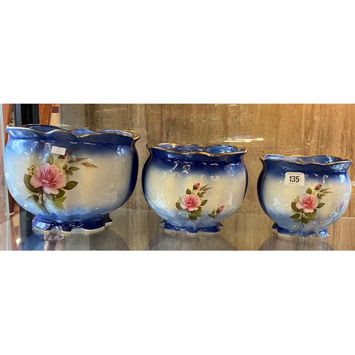 135 - Set of graduated jardinieres