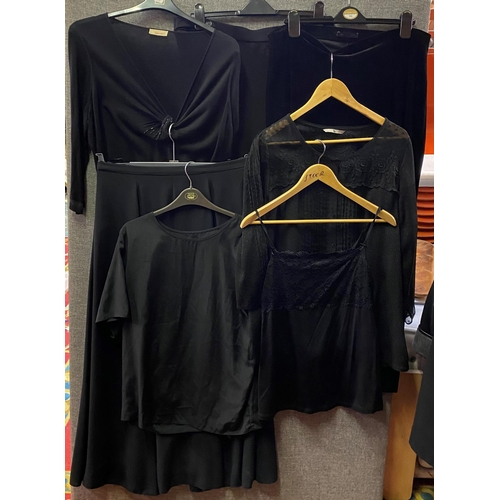 148 - Seven pieces of Ladies evening wear 16/18