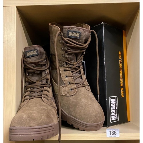 186 - Pair of size 8 Magnum Desert Boots