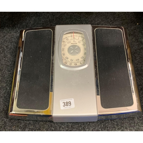 389 - Bathroom scales