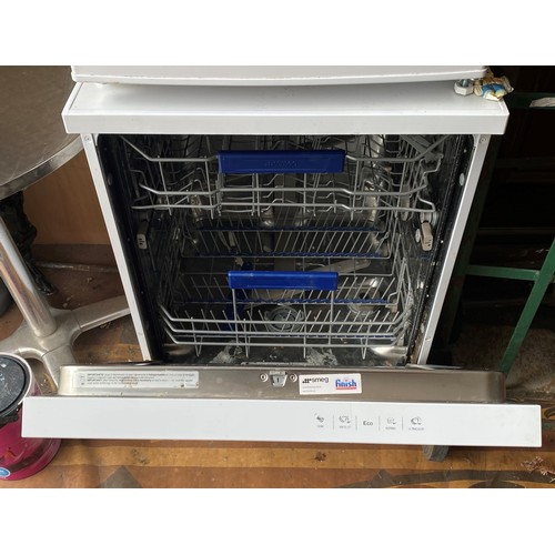 24 - Smeg Dishwasher