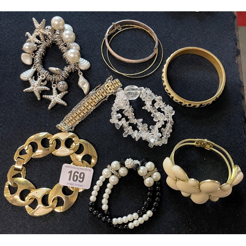 169 - SELECTION OF BANGLES AND BRACELETS