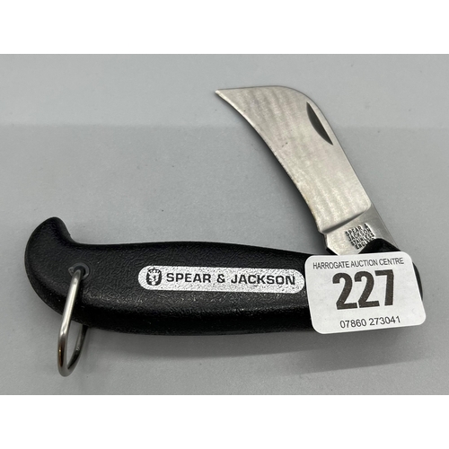 227 - SPEAR AND JACKSON JACK KNIFE