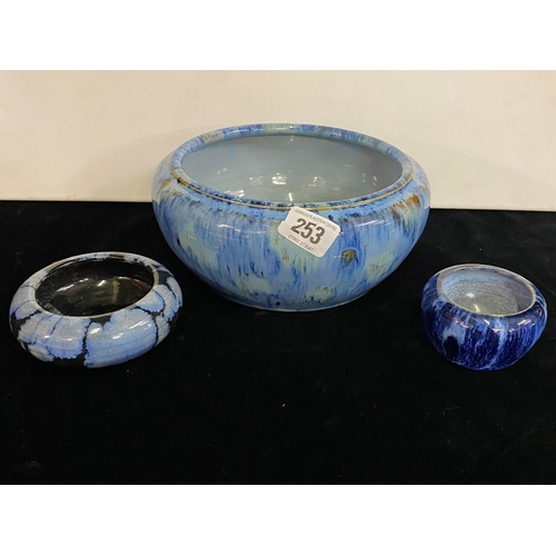 253 - THREE GLAZED STUDIO POTTERY BOWLS