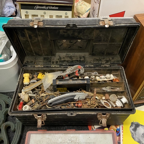 345 - TOOLBOX CONTAINING TOOLS