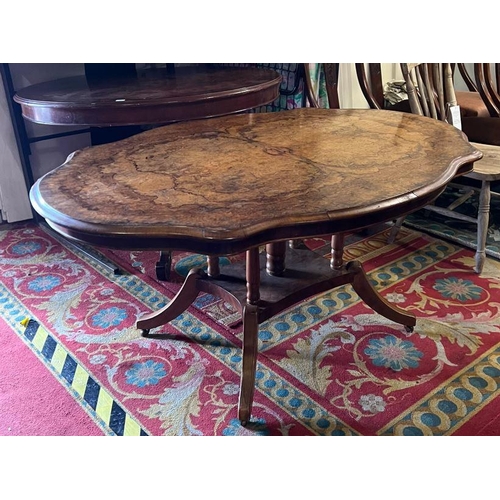 26 - VICTORIAN WALNUT QUARTER PANEL TOP TABLE.