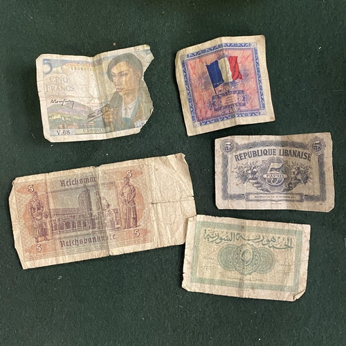 500 - FIVE BANK NOTES INCLUDING 1942 REICHMARK NOTE