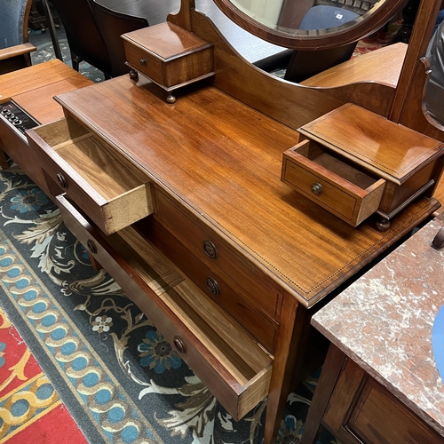 51 - EDWARDIAN MAHOGANY CROSS BANDING INLAY DRESSING TABLE WITH TOP BOXES AND TWO OVER FOUR DRAWER BASE