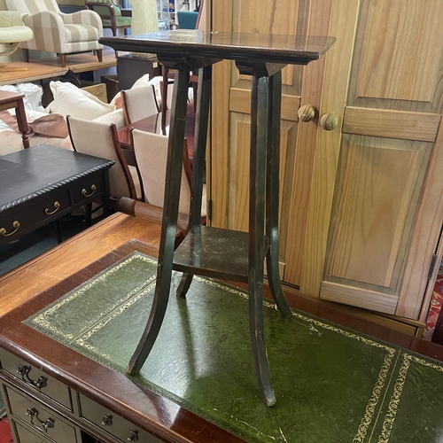 500 - MAHOGANY PLANT STAND