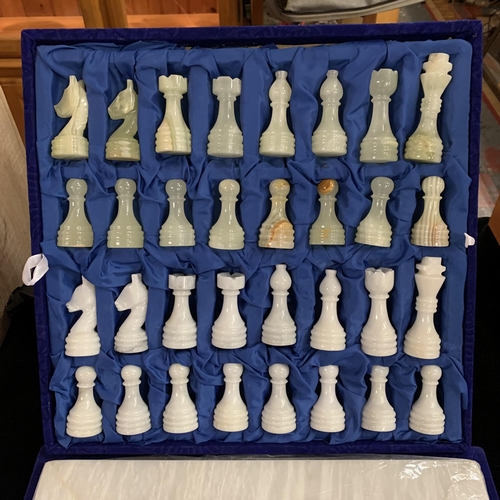 159 - STUNNING BRAND NEW SOLID MARBLE CHESS SET IN ORIGINAL BOX