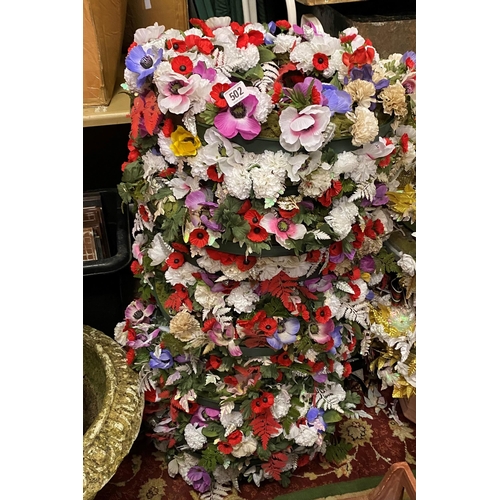 502 - VERY LARGE COLLECTION OF WREATHS