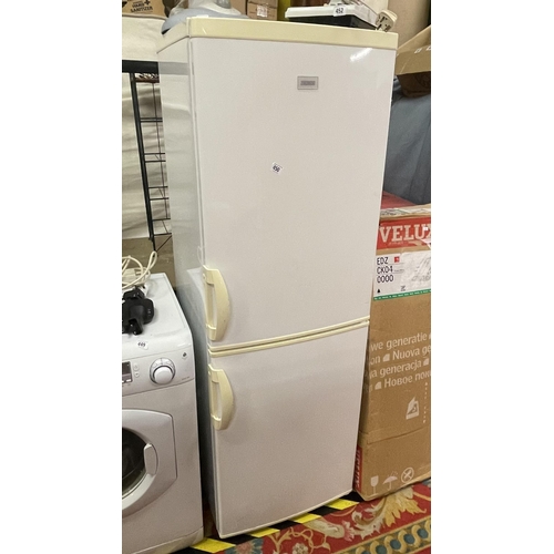 450 - ZANUSSI FRIDGE FREEZER