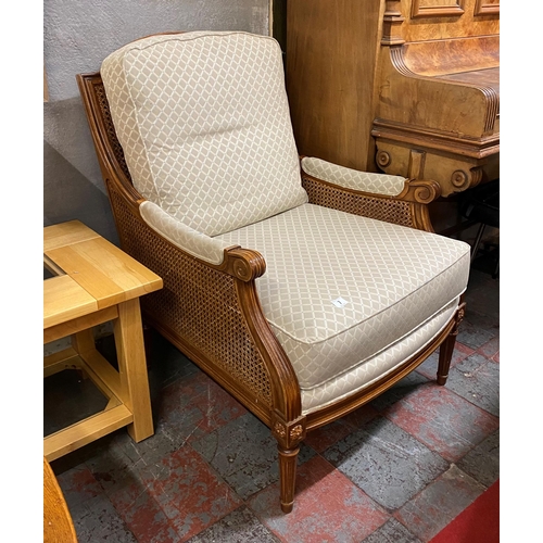 Wesley 2024 barrell armchair