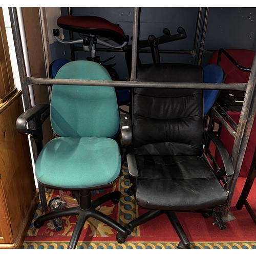 125 - A SELECTION OF OFFICE CHAIRS