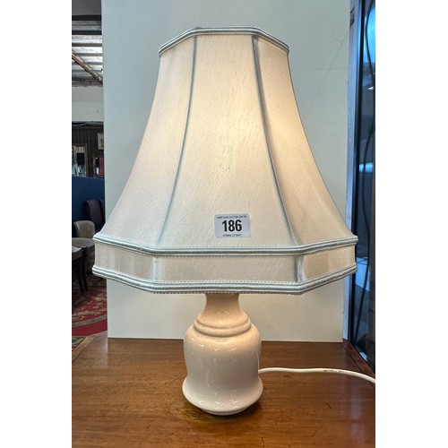 186 - TABLE LAMP