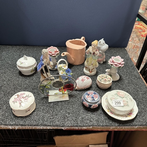 299 - MISCELLANEOUS POTTERY